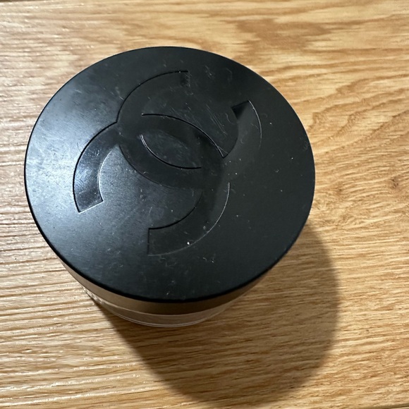 CHANEL No.1 Cream with Black Lid - Picture 2 of 2